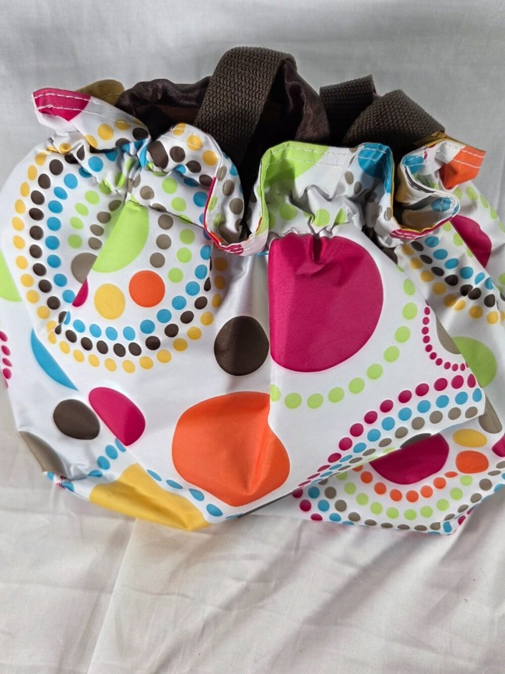 ThirtyOne Cinch It Up White With Multicolored Polka Dots Insulated Lunch Bag